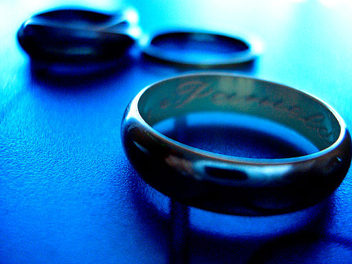 Rings_in_blue